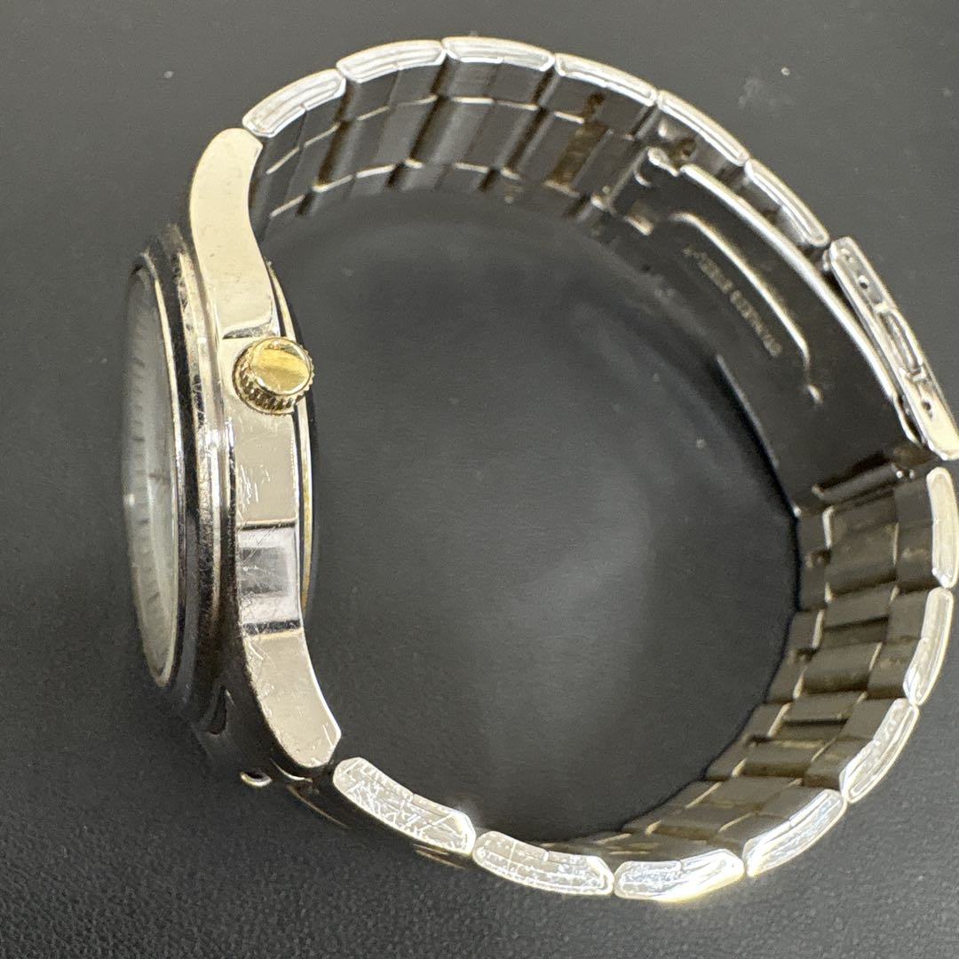 Seiko V147-0AE0 Analog Solar Men Running Ss Gp Mother of Pearl