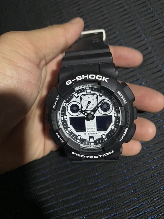 G-Shock GA-100BW Digital-Analog Quartz Men