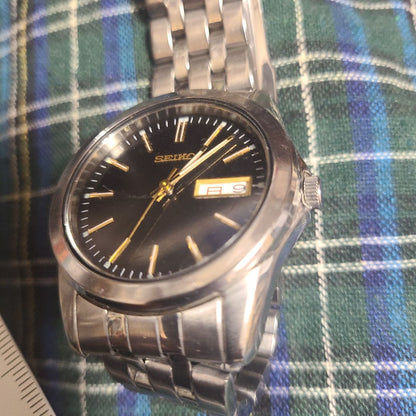 Seiko 7N43-0AM0 Analog Quartz Men