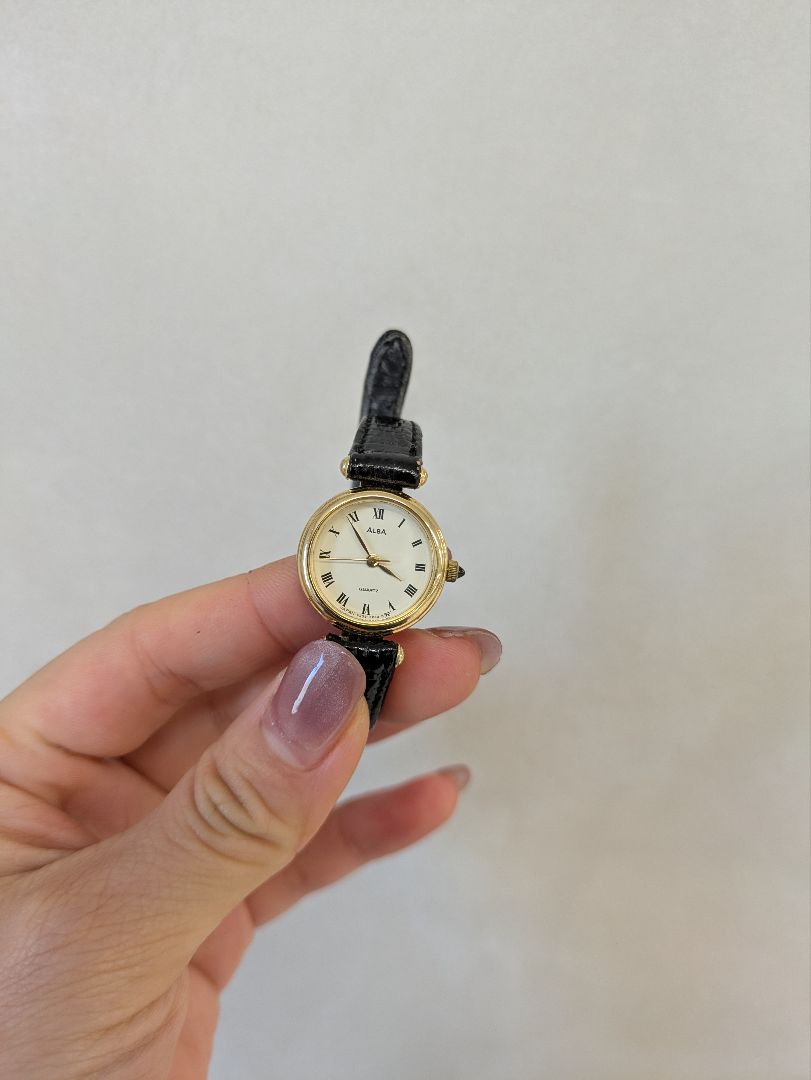 Seiko Alba V233-0700QZ Analog Quartz Women