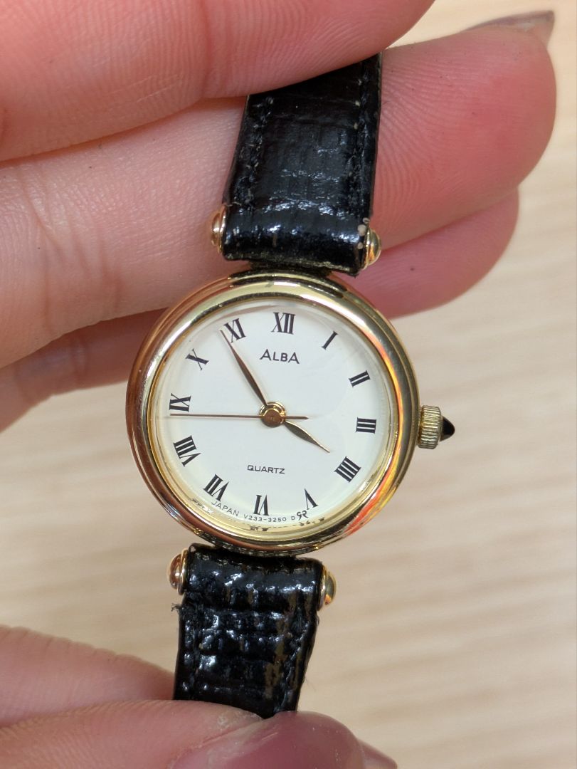 Seiko Alba V233-0700QZ Analog Quartz Women