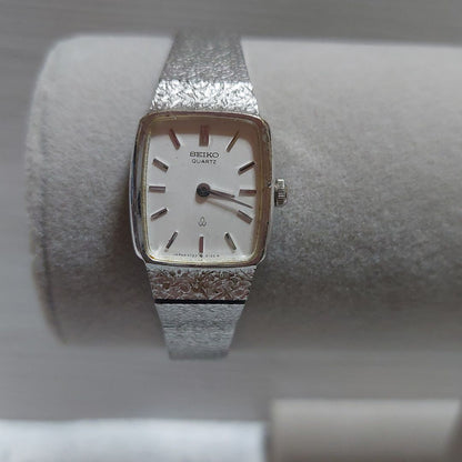 Seiko 4720-3040 Analog Quartz Women
