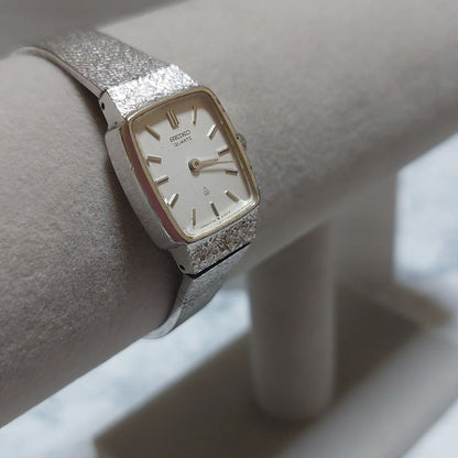 Seiko 4720-3040 Analog Quartz Women
