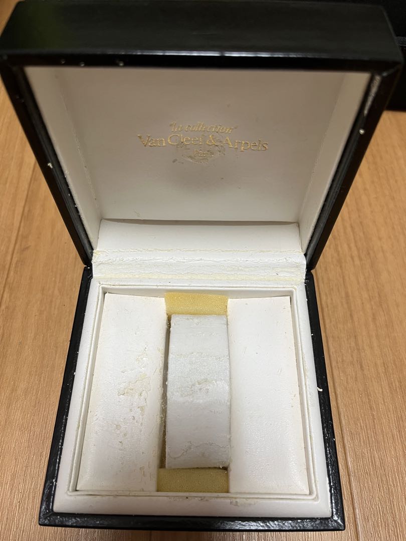 Van Cleef And Arpels Digital Women