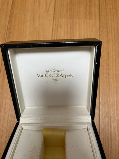 Van Cleef And Arpels Digital Women