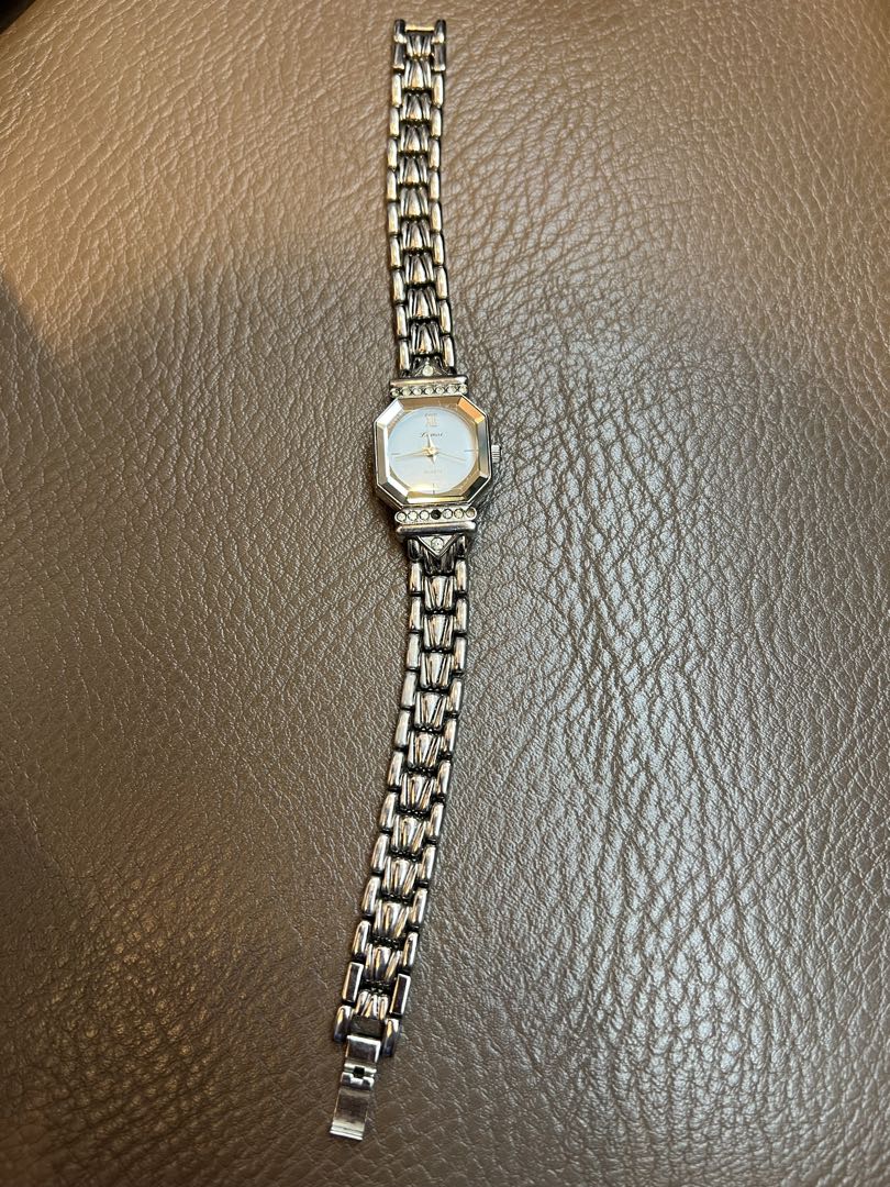 J-axis Analog Quartz Women