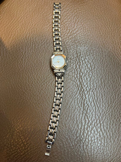 J-axis Analog Quartz Women