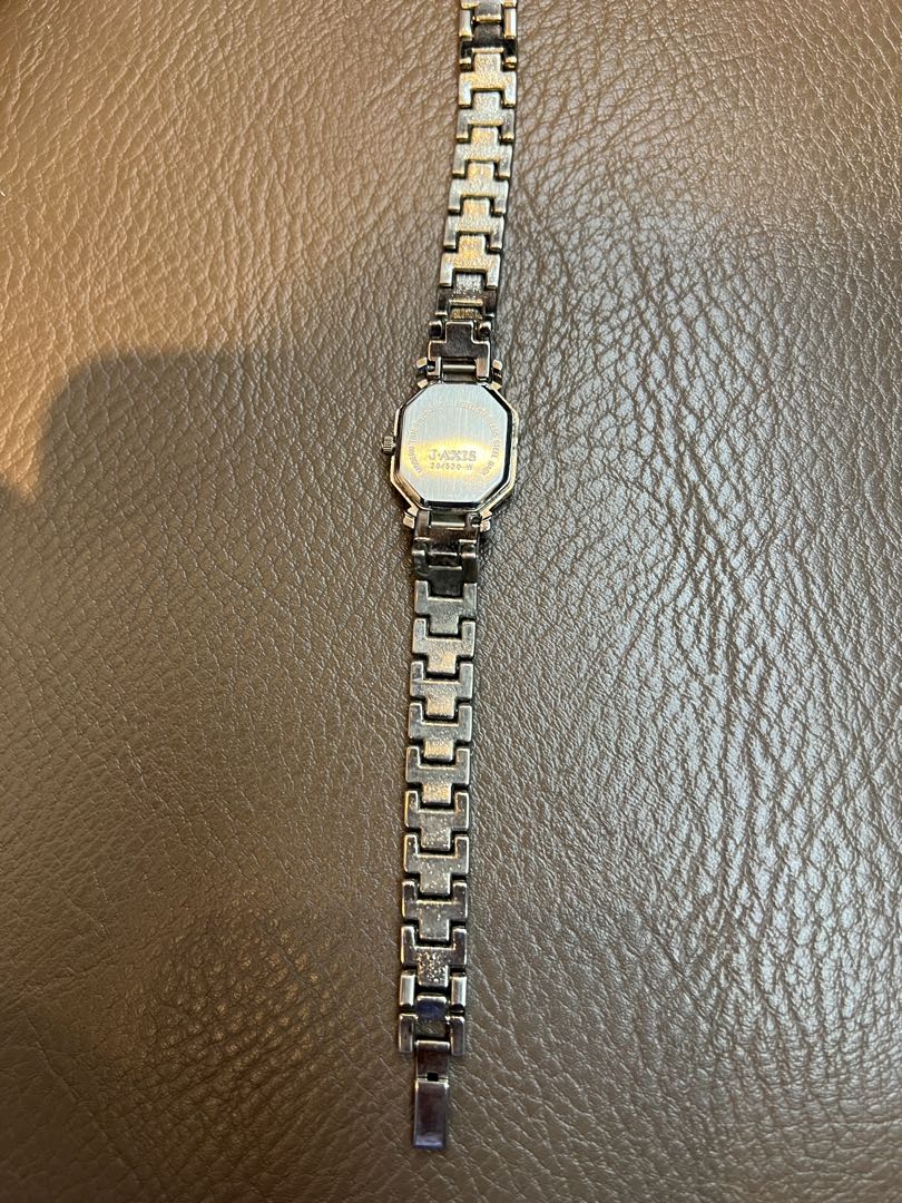 J-axis Analog Quartz Women
