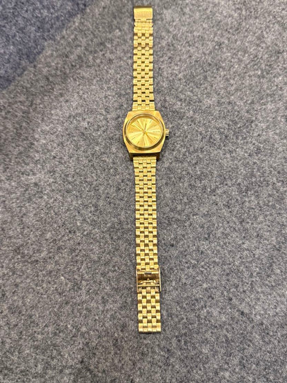 Analog Quartz Women