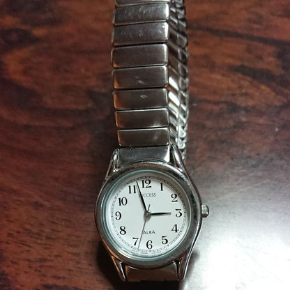 Seiko Analog Quartz Women