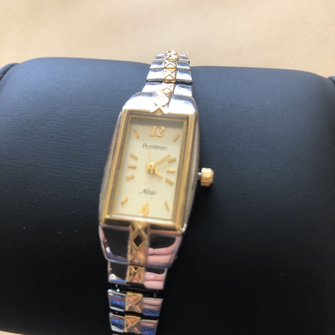 Armitron 3-NEEDLE Analog Quartz Women