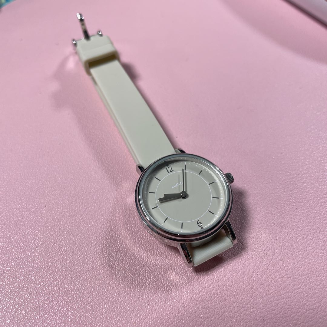 It's demo Analog Quartz Women