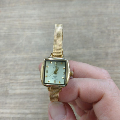 H.k.c Analog Quartz Women