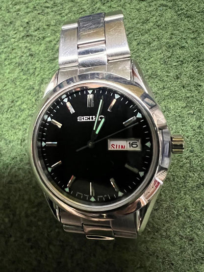 Seiko Analog Quartz Men Used Watch