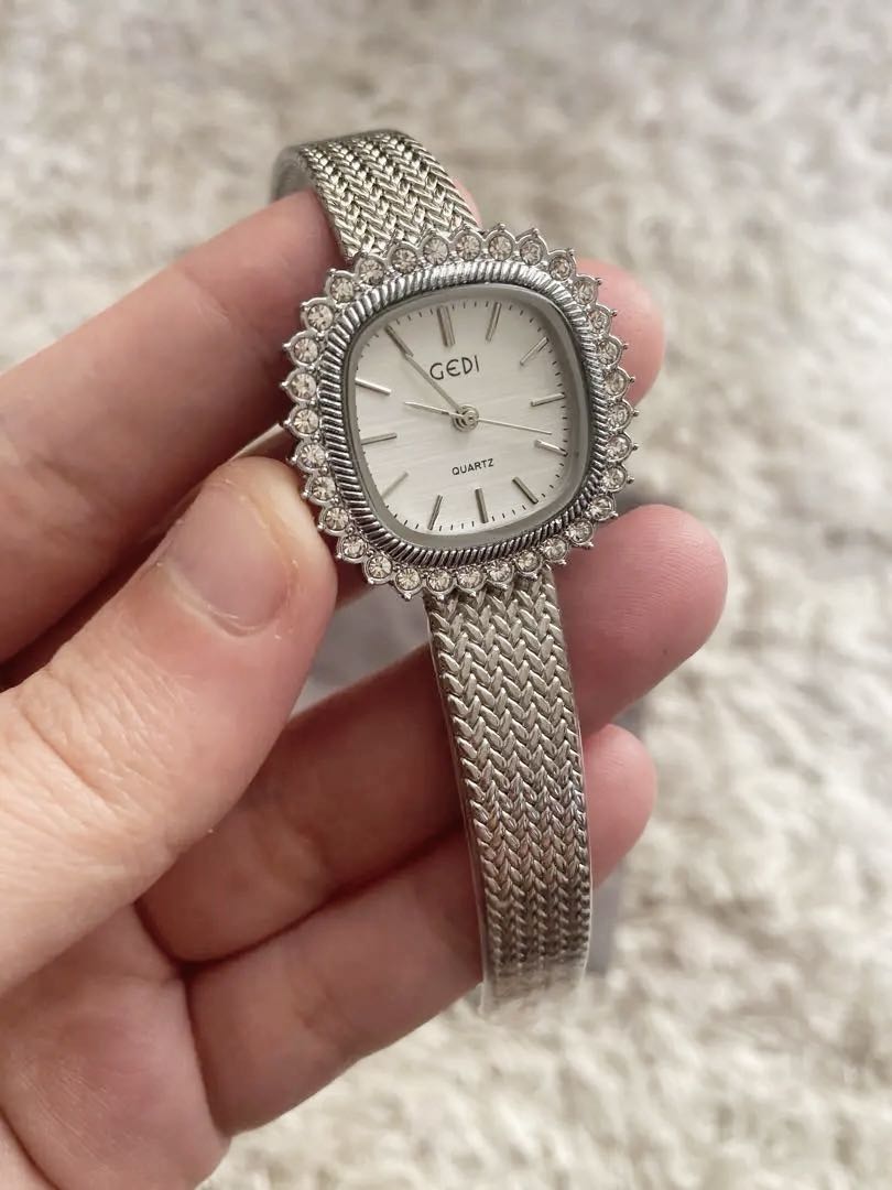 Gedi Analog Quartz Women