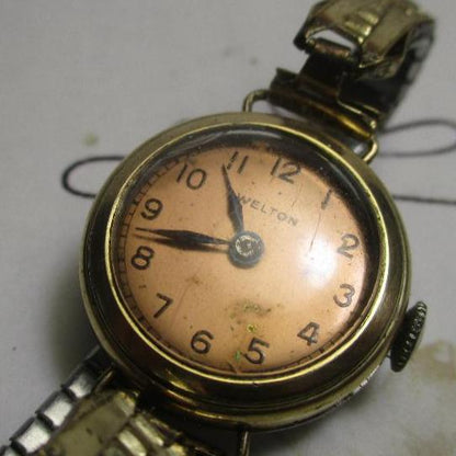 Nivada Analog Mechanical (Manual) Women