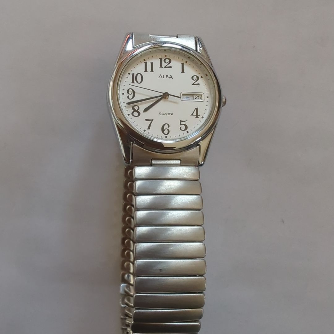 Seiko Alba V333-6A30 Analog Quartz Women