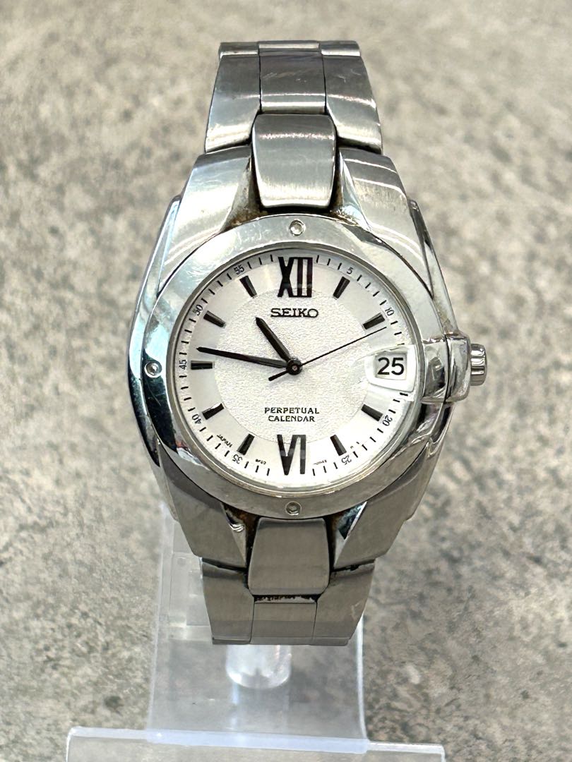 Seiko Perpetual Calendar 8F32-005A Analog Quartz Men