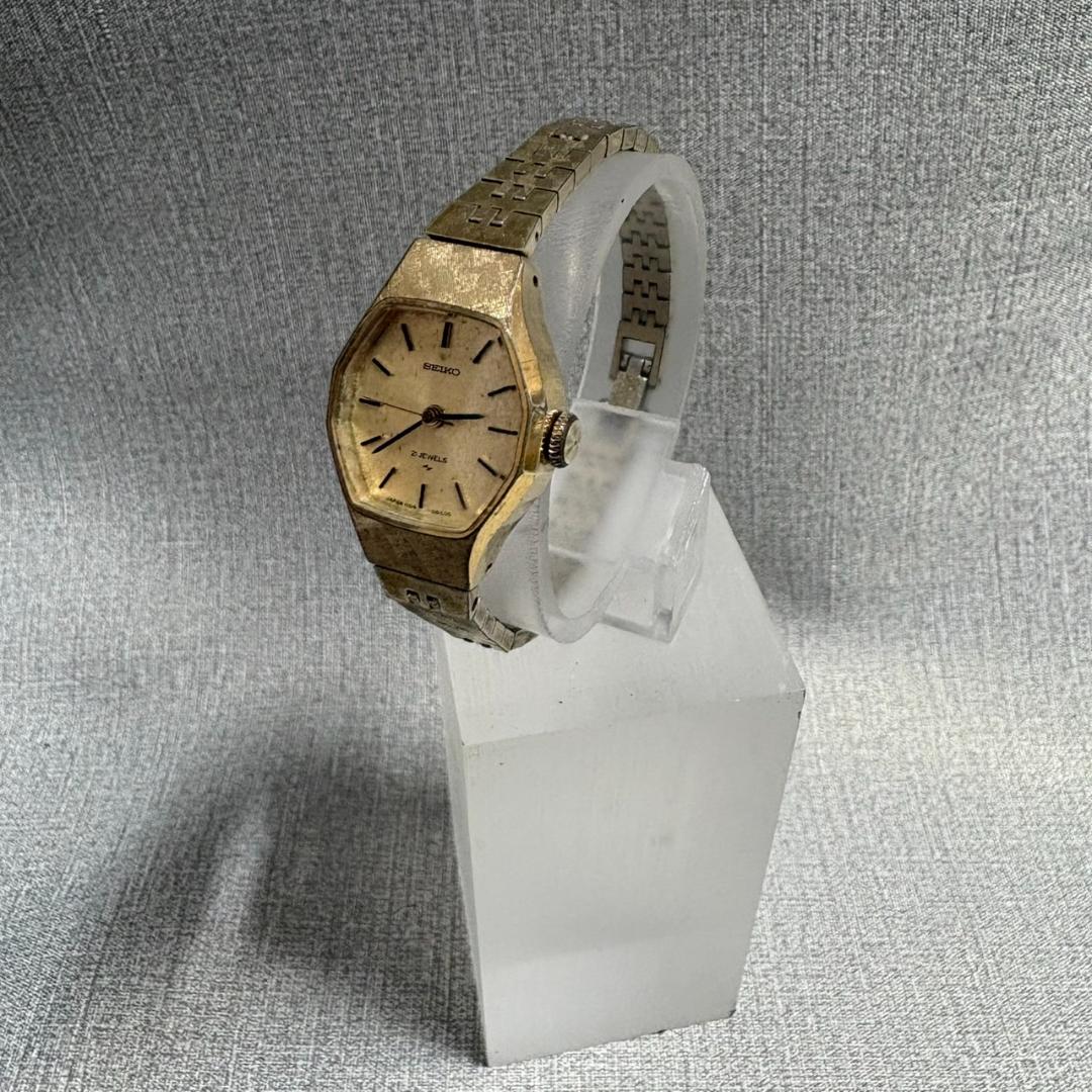 Seiko 1104-3390 Analog Mechanical (Manual) Women