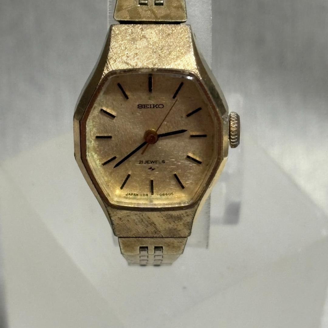 Seiko 1104-3390 Analog Mechanical (Manual) Women