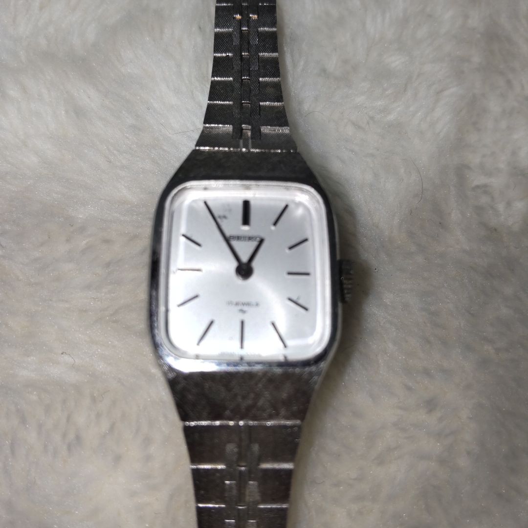 Seiko Analog Mechanical (Manual) Women