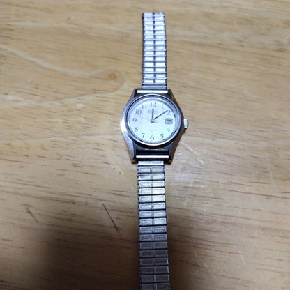Seiko 2205-0704 Analog Mechanical (Manual) Women
