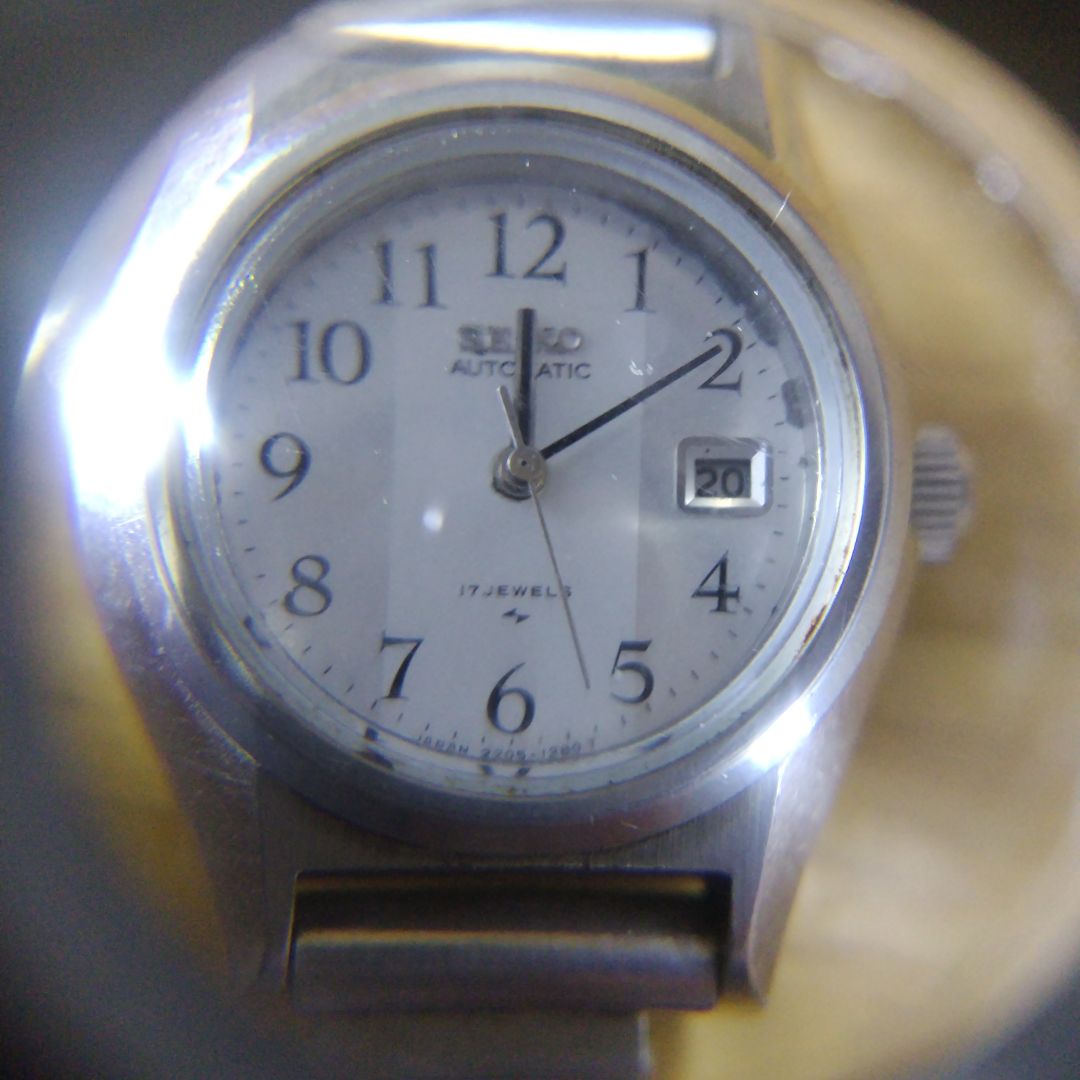 Seiko 2205-0704 Analog Mechanical (Manual) Women