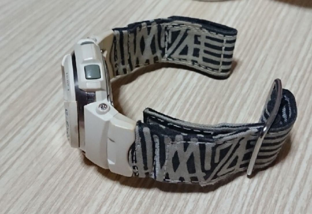 G-Shock eric hayes G-304EH-7JR Digital-Analog Quartz Men