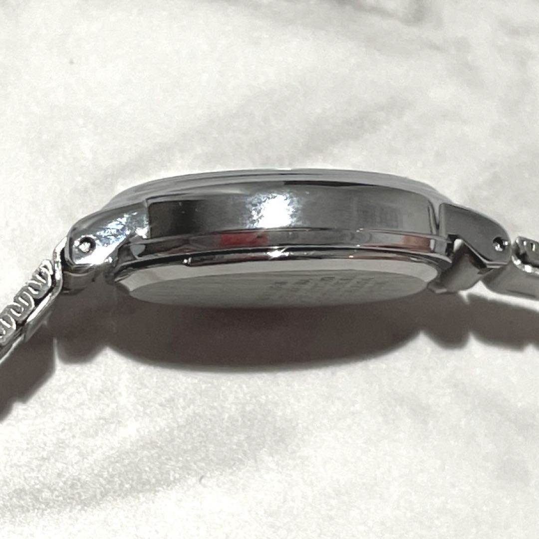 Seiko current 121 Analog Quartz Women Watch Current For Parts / Junk