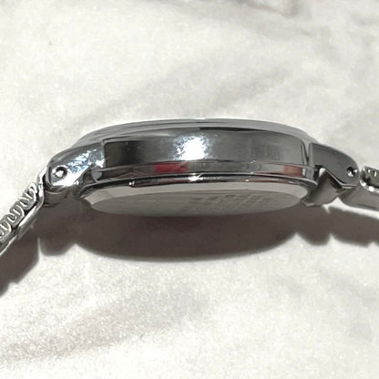 Seiko current 121 Analog Quartz Women Watch Current For Parts / Junk