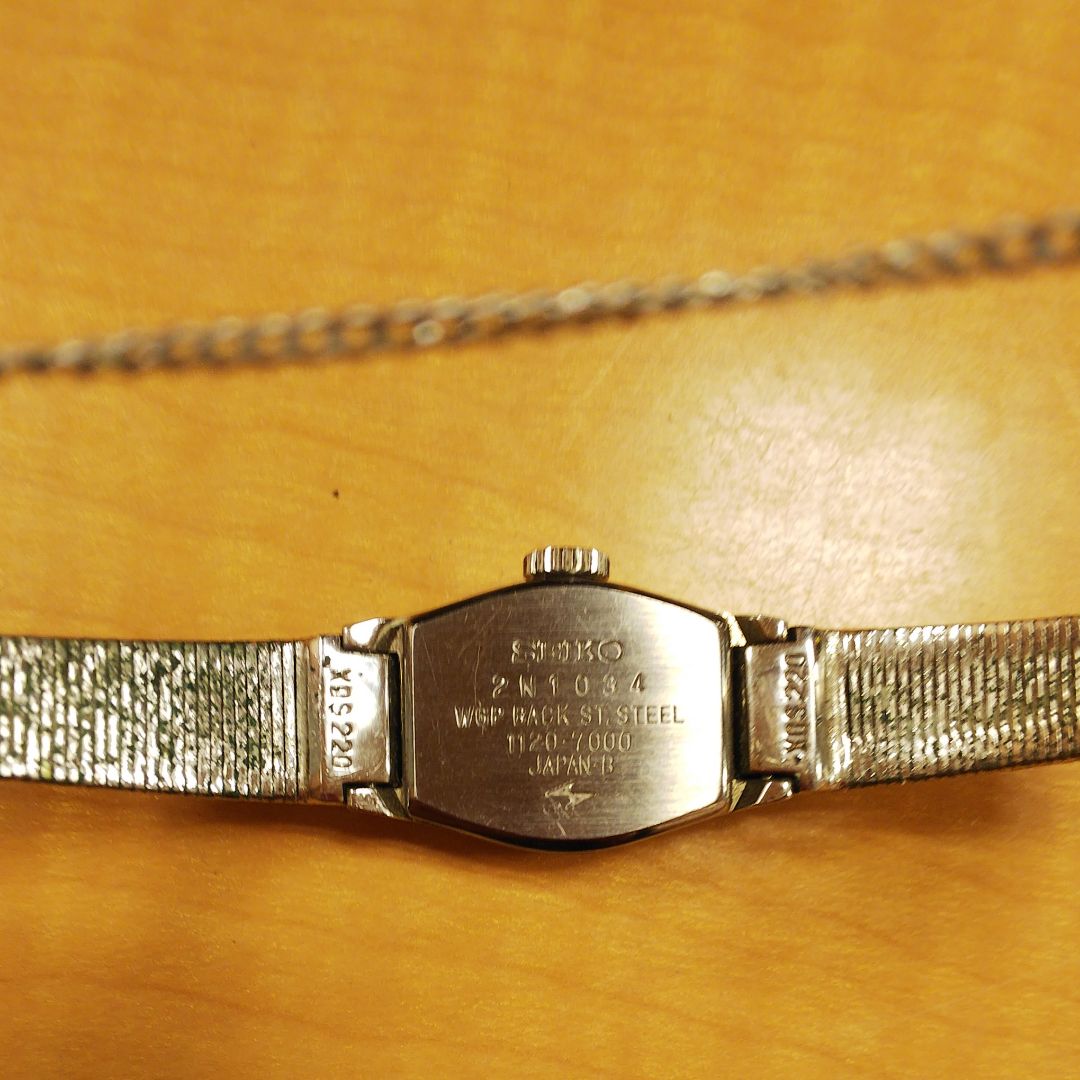 Seiko 1120-7000 Analog Mechanical (Manual) Women