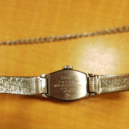 Seiko 1120-7000 Analog Mechanical (Manual) Women