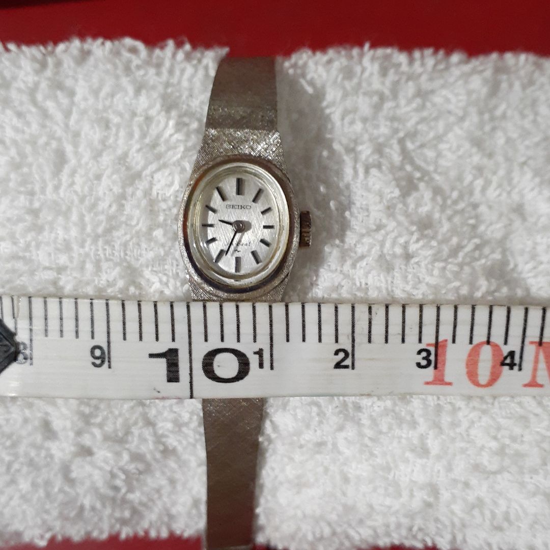 Seiko 1120-7000 Analog Mechanical (Manual) Women
