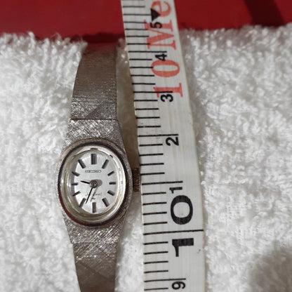 Seiko 1120-7000 Analog Mechanical (Manual) Women