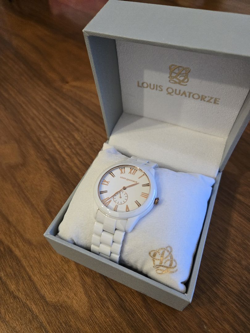 Louis Quatorze Analog Quartz Women