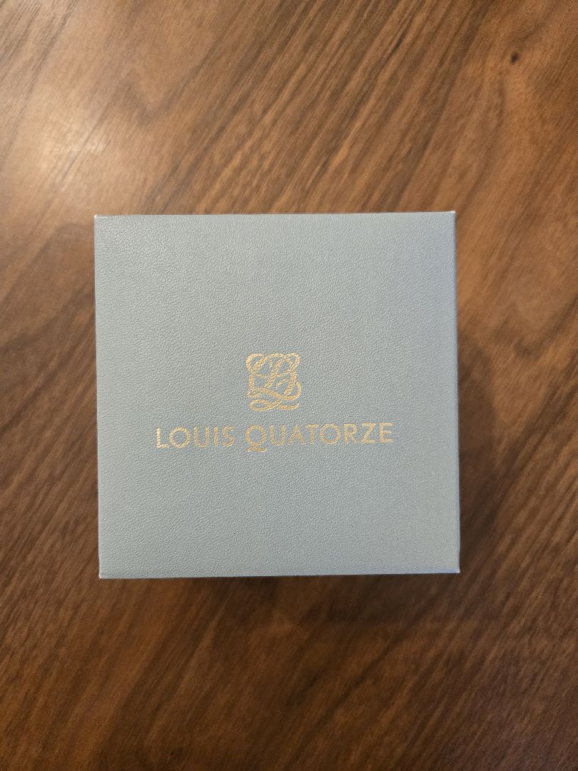 Louis Quatorze Analog Quartz Women