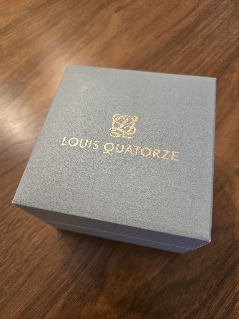 Louis Quatorze Analog Quartz Women