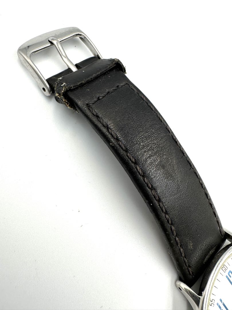 Adexe Analog Quartz Men Watch