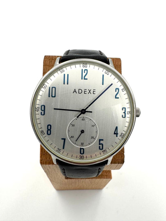 Adexe Analog Quartz Men Watch