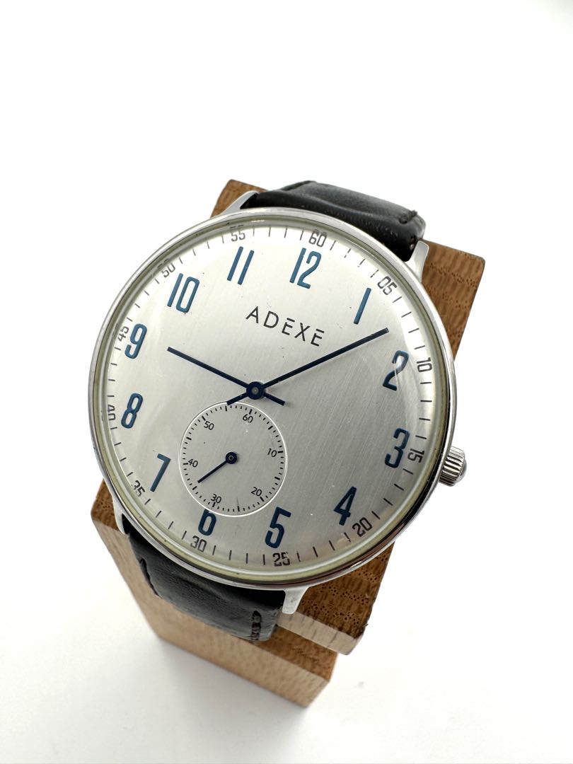 Adexe Analog Quartz Men Watch