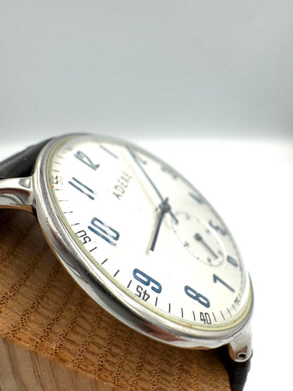 Adexe Analog Quartz Men Watch