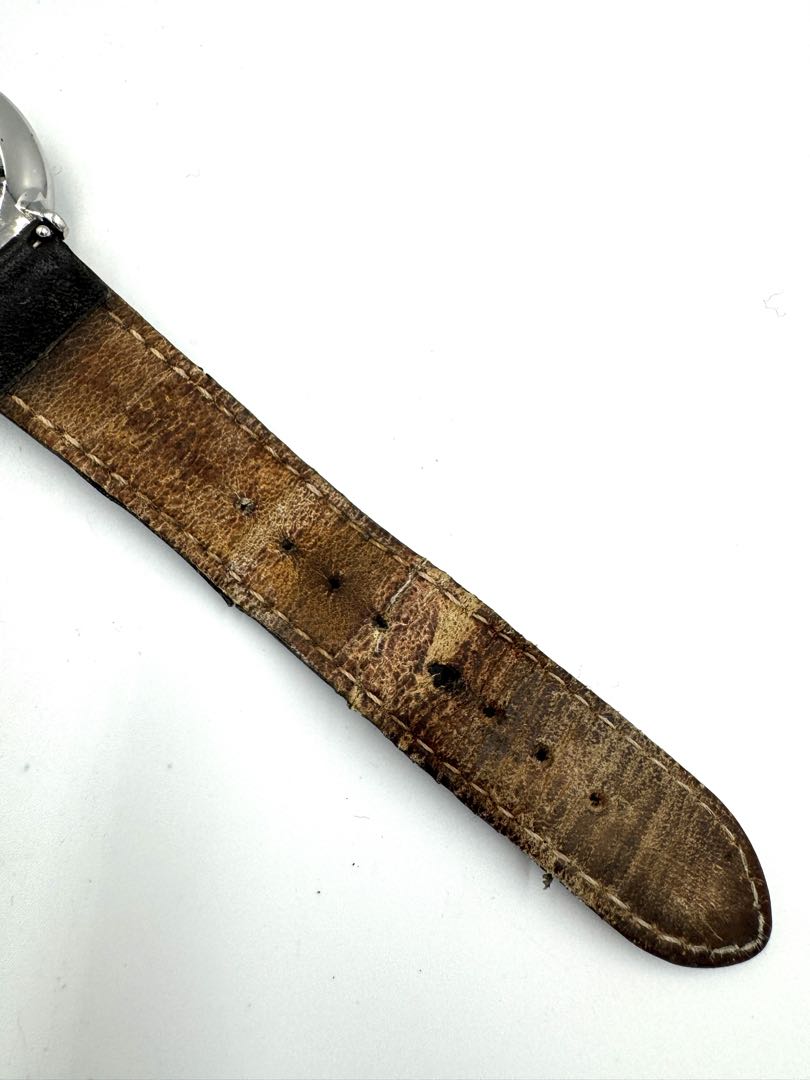 Adexe Analog Quartz Men Watch