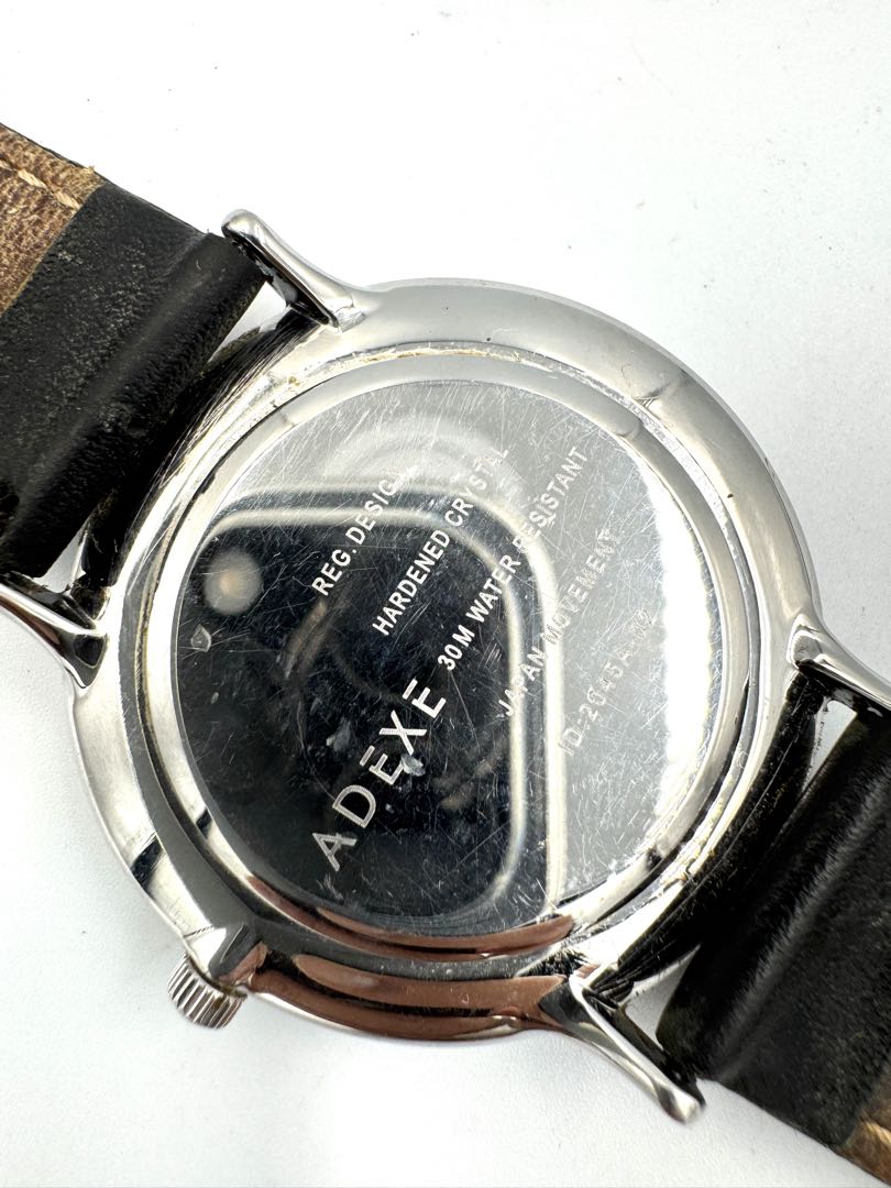 Adexe Analog Quartz Men Watch
