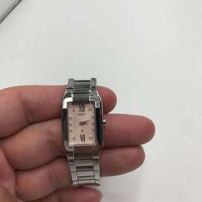 Seiko lk/lukia Analog Quartz Women