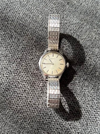 Analog Mechanical (Manual) Women