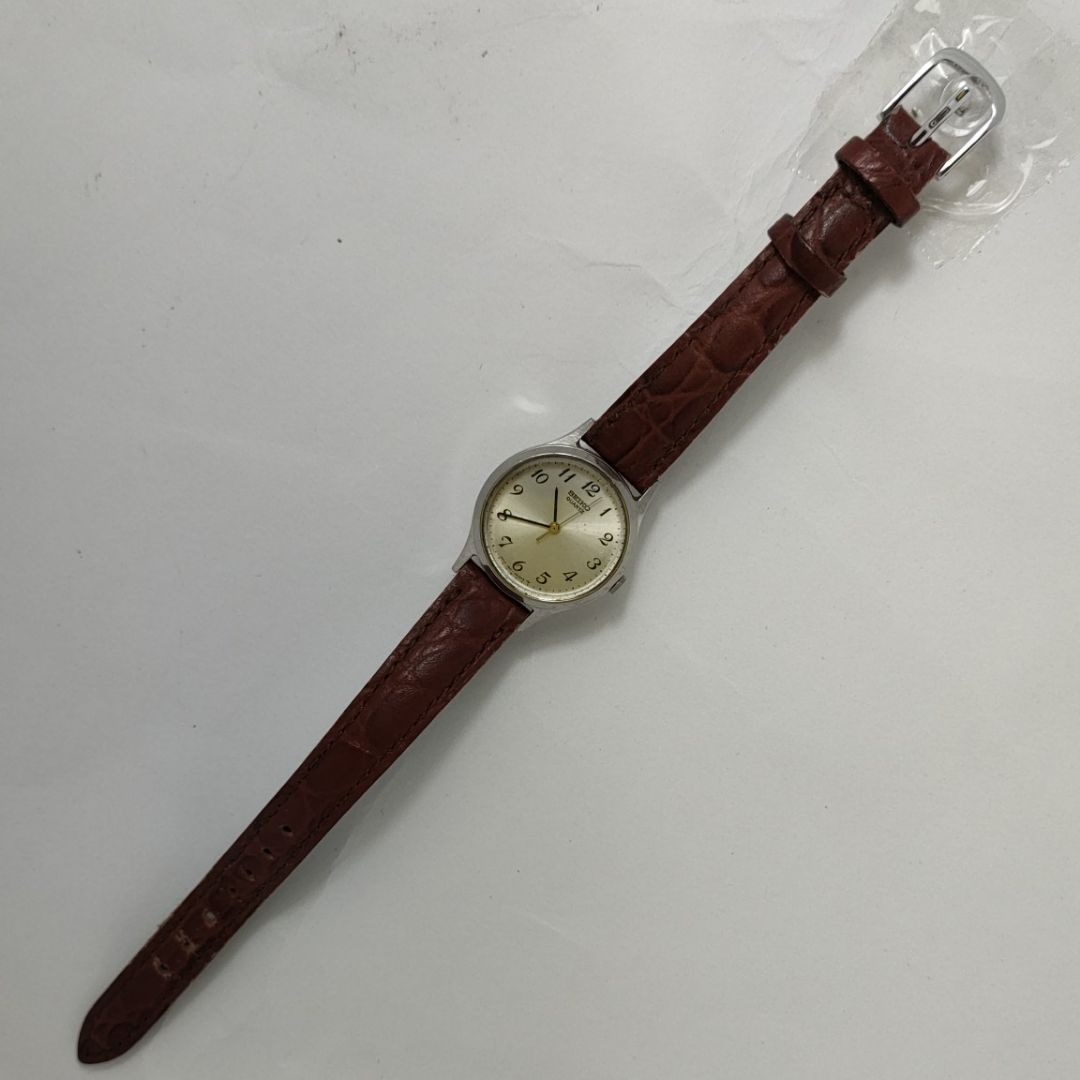 Seiko 091598 Analog Quartz Women