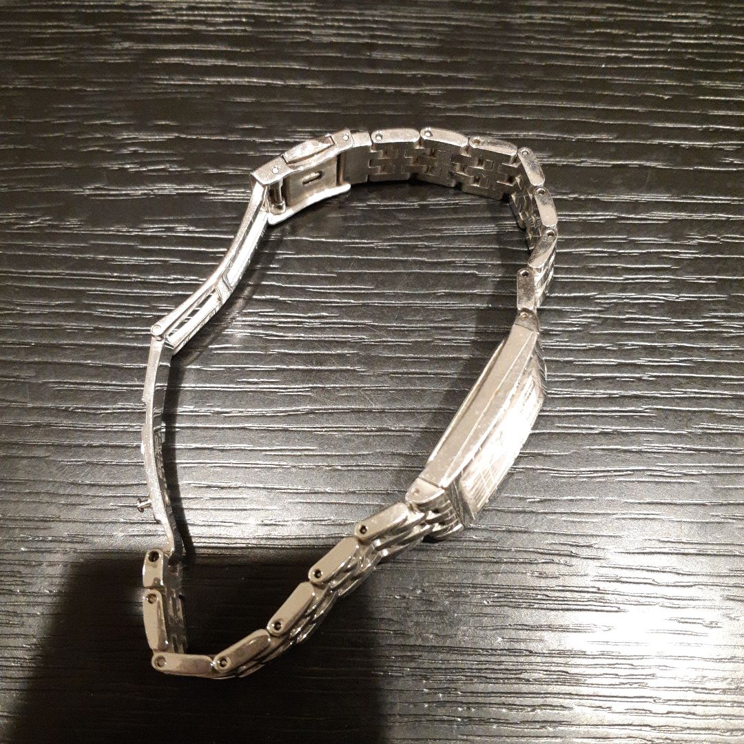 Seiko 1N01-0BF0 Analog Quartz Women