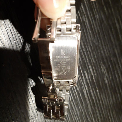 Seiko 1N01-0BF0 Analog Quartz Women