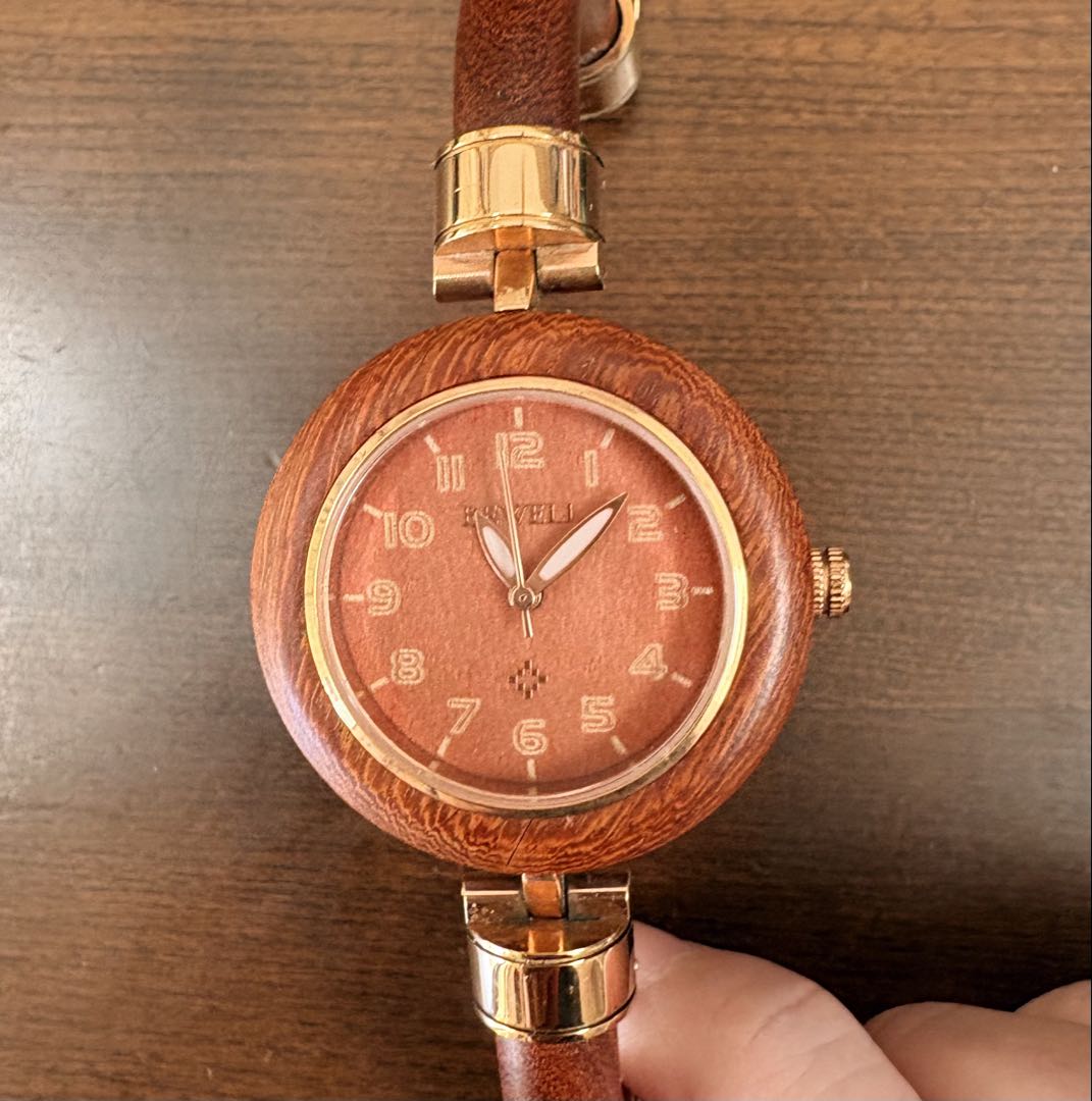 Analog Quartz Women