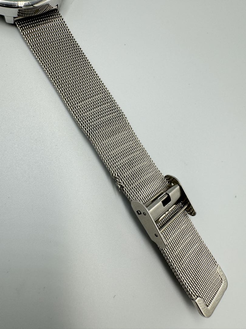 Klon Analog Quartz Men Watch Mirror Dial Damaged Strap
